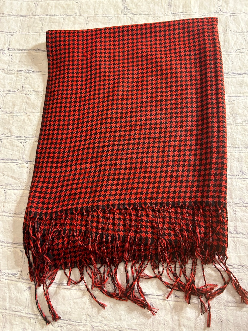 PASHMINA 70% PASHMINA 30% SILK BLACK/RED CHECKERED FRINGE WRAP SCARF